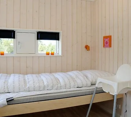 Three-bedroom Holiday In 49