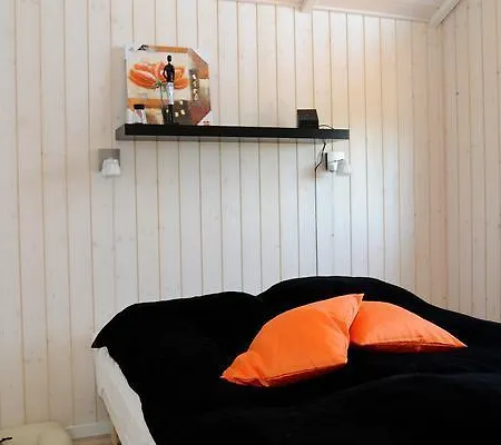 Three-bedroom Holiday In 49 * Blåvand